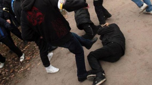 Bakıda məşhur ticarət mərkəzində qanlı dava – Təfərrüat
