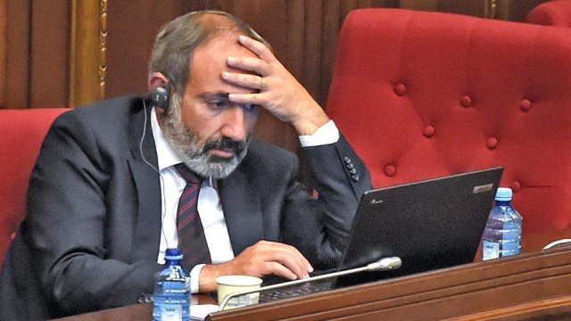 İrəvanı silkələyən həbs: Paşinyanın sonu başlayır