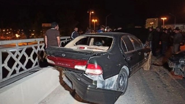 Dəhşətli qəza: Polis öldü, hərbçi yaralandı (FOTO)