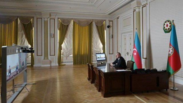 “Mənzillər rüşvət müqabilində paylanılır” - İlham Əliyev