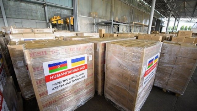 Azərbaycan Ukraynaya tibbi yardım göndərdi (FOTO)