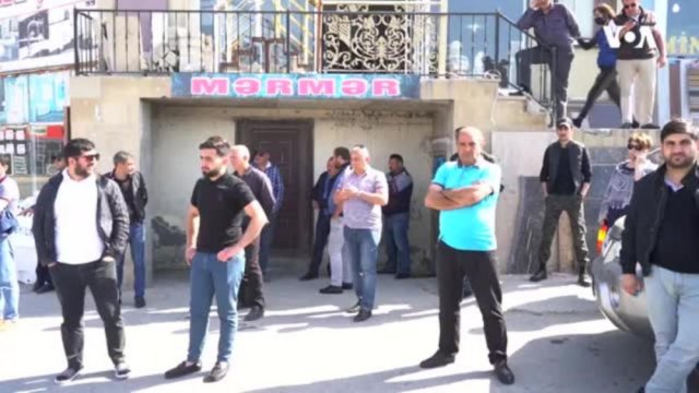 Sahibkarlar “Eurohome”un bağlanmasına etiraz edib (VİDEO)