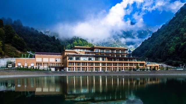 “Gəzməyə də vətən yaxşı”: Yay tətili bu il daha ucuz olacaq?