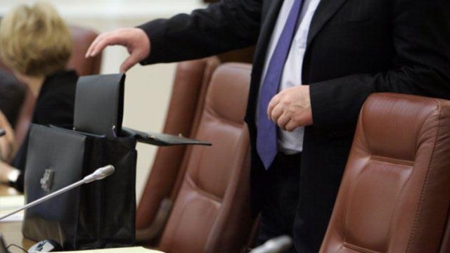 Azərbaycanda bu məmurlar xüsusi nəzarətdə saxlanılır