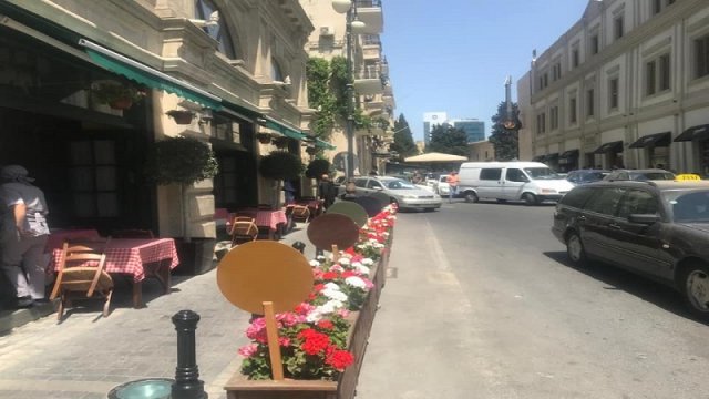Restoran yolu kəsmişdi -xa0BNA müdaxilə etdi xa0(FOTO)