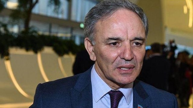 Əflatun Amaşovdan mənzil qalmaqalı haqda açıqlama: “...Cəzalandırılmalıdır!”