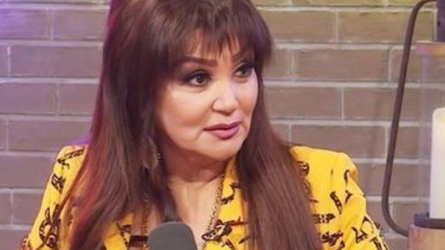 Nazpəri Dostəliyevanın nömrəsini telefonuna 