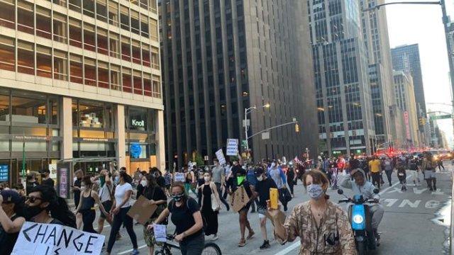 Nümayişçilər Trampı istefaya çağırdılar - VİDEO