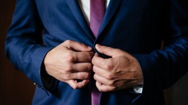 Azərbaycanda karantin qaydalarını pozan yüksək vəzifəli şəxsə töhmət verildi