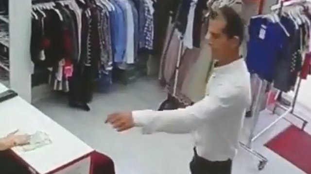 Bakıda dələduzluq: Pulu xırdalatmaq adı ilə götürüb qaçdı (VİDEO)