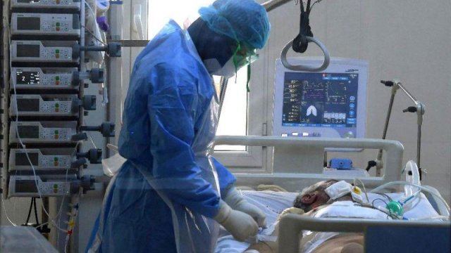 Azərbaycanda tanınmış həkim koronovirusdan dünyasını dəyişdi — FOTO