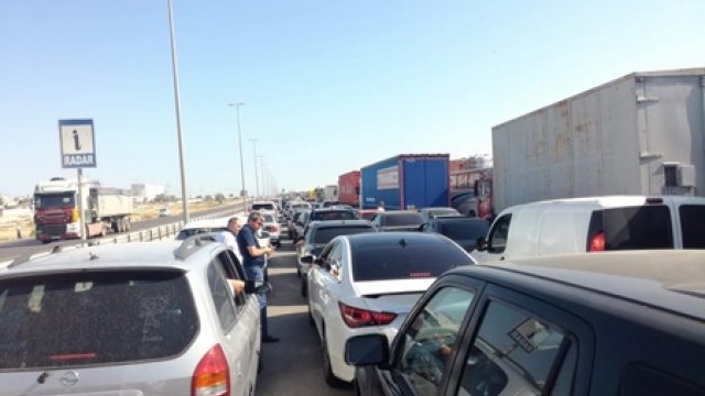 Bakının giriş-çıxışında tıxacı yaradan səbəb - Sui-istifadə...