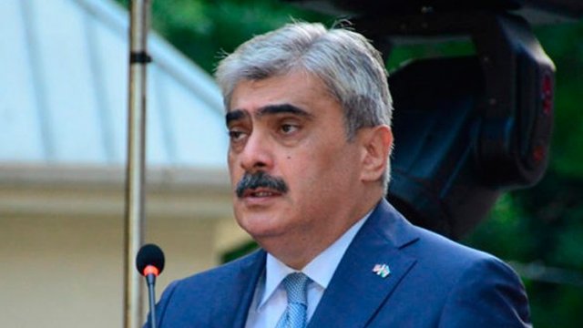 Nazirdən yeni seçilmiş deputatlara irad: Bunun nəyi pisdir?