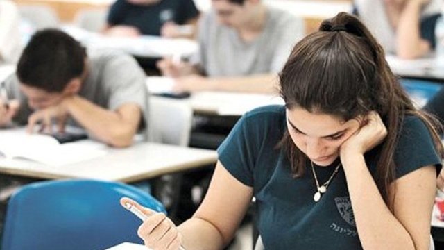 Sərt karantinə görə imtahanlarla bağlı dəyişiklik edildi