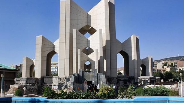 Təbrizdə qəribə olay - Şairlərin sümükləri oğurlandı