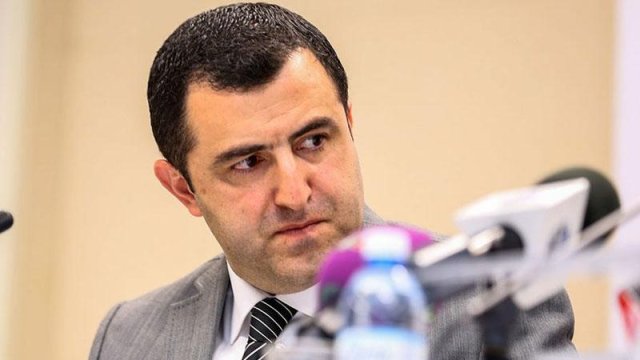 Kamran Quliyev çətin durumda - Dəhlizdə başqasının ayaq səsi var...