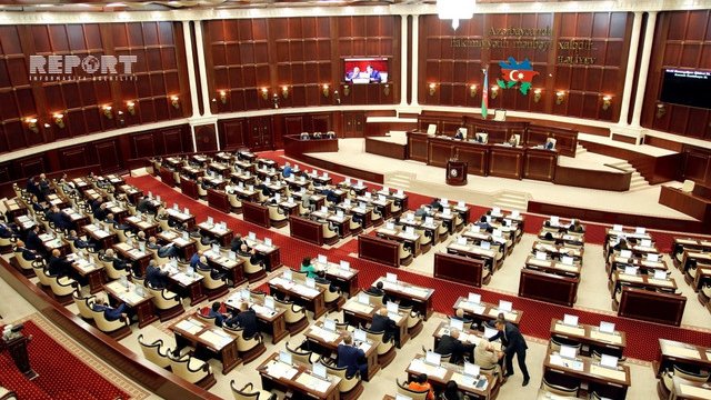 Milli Məclis toplaşmaq qərarı verdi - 16 məsələ var