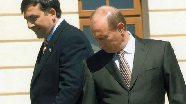 Putin məni qaranlıq otağa apardı və... - Saakaşvili