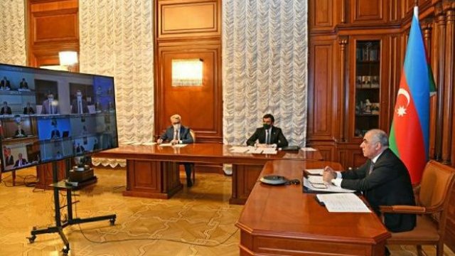 Əli Əsədov nazir və başçıları topladı: Bu, hökuməti ciddi narahat edir