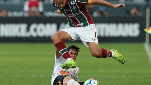 Məşhur braziliyalı futbolçu koronavirusa yoluxdu