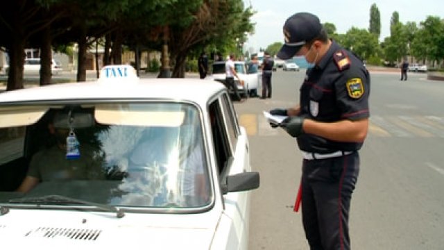 Maska taxmayanlar cərimələndi - FOTO