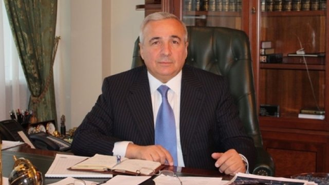 Gömrük Komitəsi İsgəndər Xəlilovun şirkətinə protokol yazdı