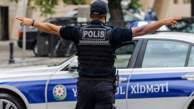 Karantin postlarında qanunsuzluq edən polislər işdən çıxarıldı