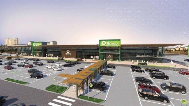 Artıq müştərilər böyük marketlərə növbə ilə buraxılır - FOTO