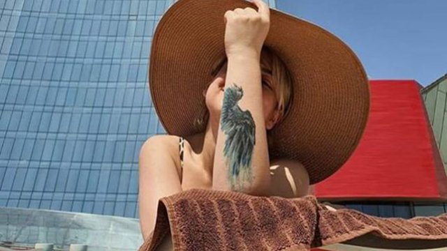 Hoteldə karantini pozan aparıcı üzr istədi (VİDEO)