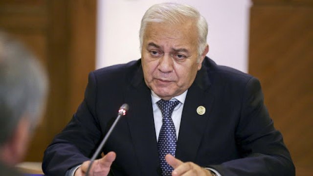 Oqtay Əsədov özünə köməkçi təyin etdi