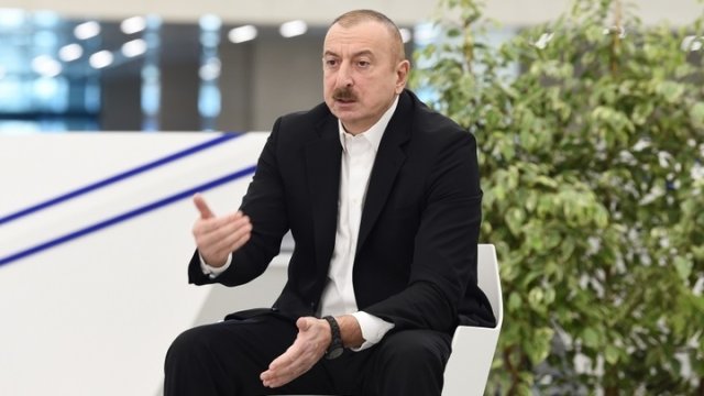 Dövlət başçısı 3 yerli telekanala müsahibə verdi