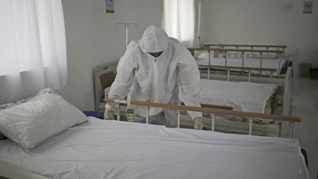 Həkim və tibb işçiləri çatışmayan vaxt kütləvi istefa - Ağciyər İnstitutunda nə baş verir?