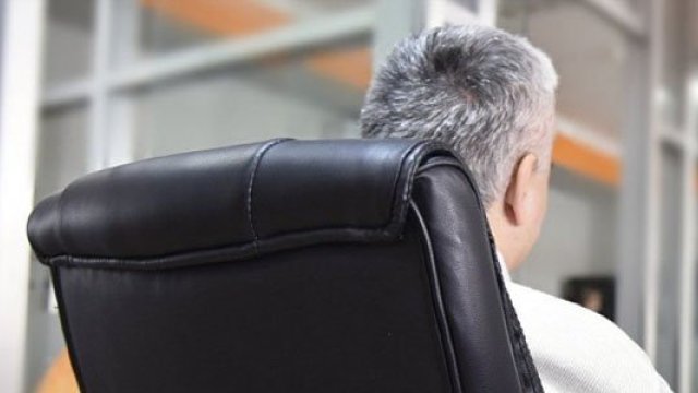 Eks-məktəb direktoruna cinayət işi açıldı