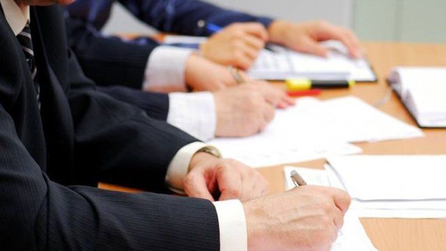 Dövlət qurumlarının işçiləri də karantini pozdular (FOTO)