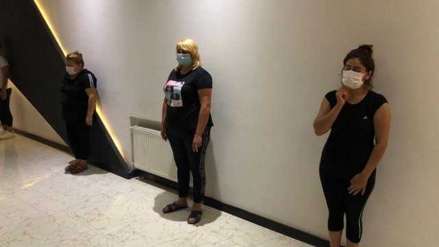 Bazarda gizli işləyən kafe aşkarlandı - 8 qadın saxlanıldı (FOTO)