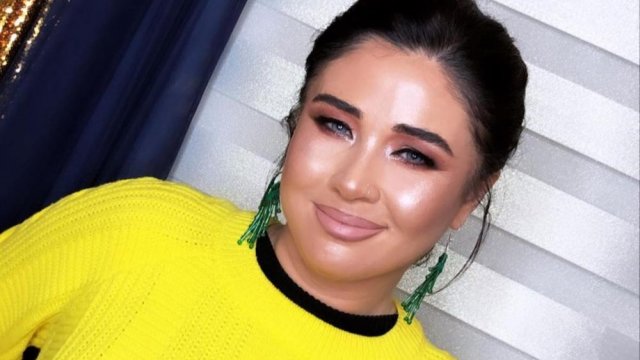 Danışan kimi deyirlər, müğənnisən get mahnını oxu - Elnarə 