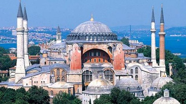 Aya Sofya ilə bağlı qərar ləğv edildi