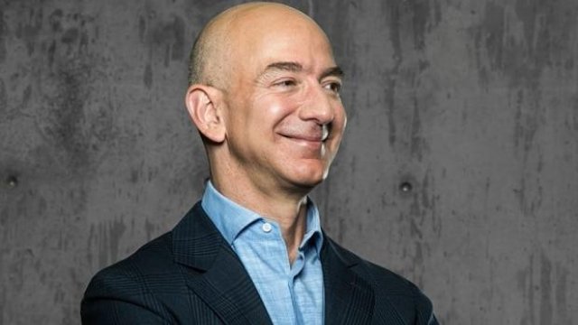 Dünyanın ən varlı adamından növbəti rekord