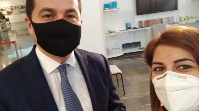 İlham Əliyevin köməkçisi sözünün üstündə durdu — Avtobus kartını göstərdi