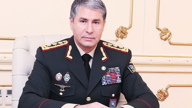 Vilayət Eyvazov generalı təqaüdə göndərdi