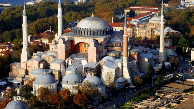 Ayasofyanı hər dindən olan insan ziyarət edə biləcək