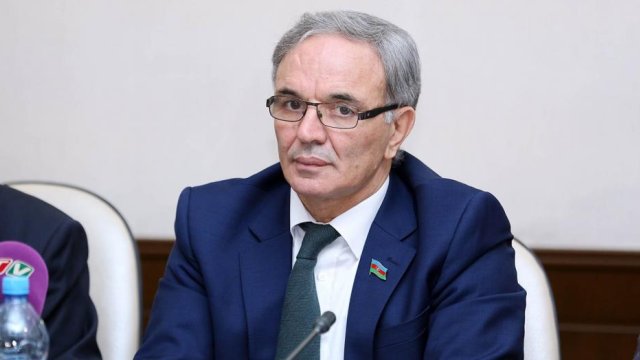Əflatun Amaşov jurnalistlərə müraciət etdi