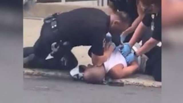 Polis daha bir qarədəriliyə zor tətbiq etdi - VİDEO