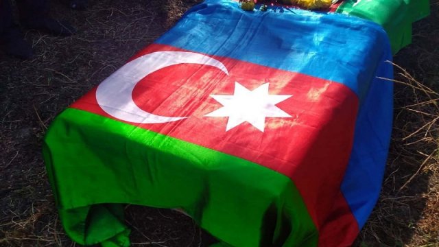 Şəhid gizirimiz son mənzilə yola salındı (FOTO)