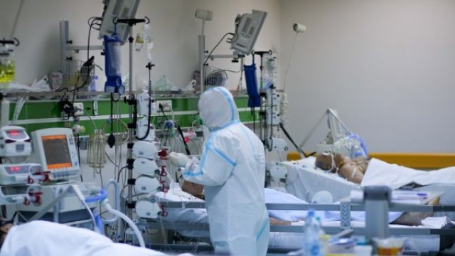 Azərbaycanda poçt müdiri koronavirusdan öldü