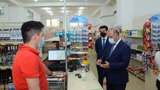 Eldar Əzizov “OBA” və “Qrandmart” marketlərini cərimələdi
