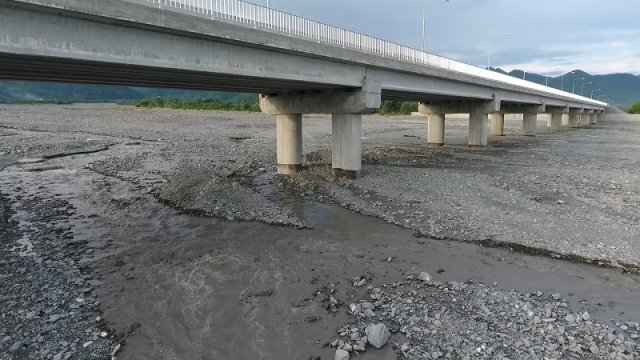 Qəbələdə 2 milyonluq körpünün tikintisi yekunlaşdı (FOTO)