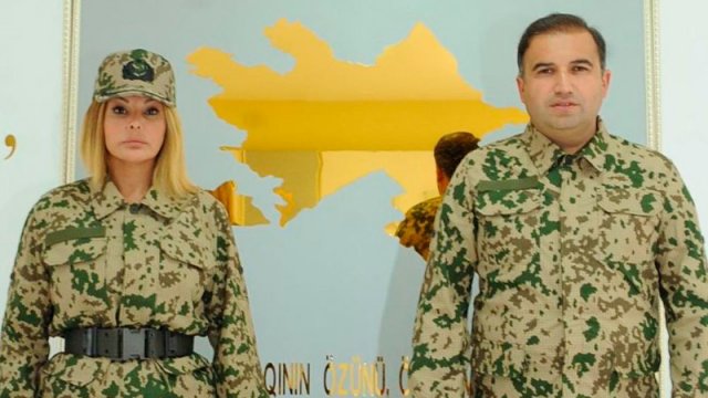 Aygün ilə Hacı Nuran hərbi geyimdə (FOTO)