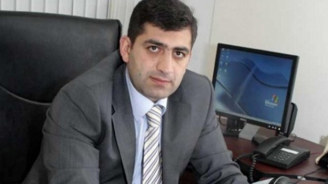 Mətbuat katibi vəzifəsindən getdi