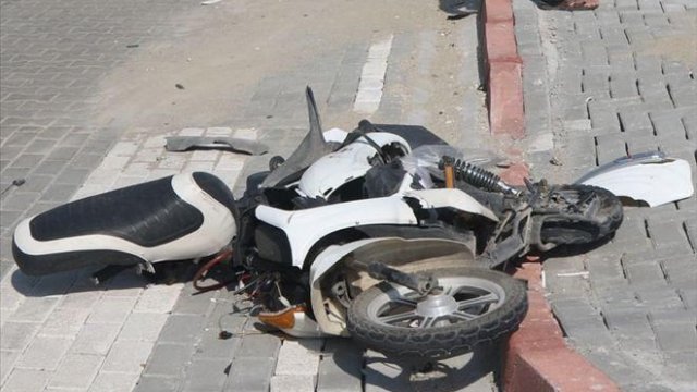Bakıda avtobusla moped toqquşdu: Ölən var